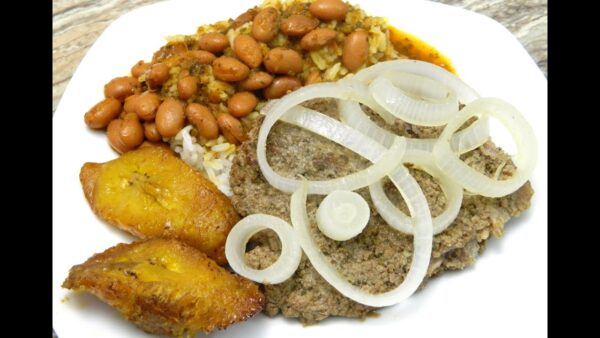 Bistec Encebollado / Steak and Onions