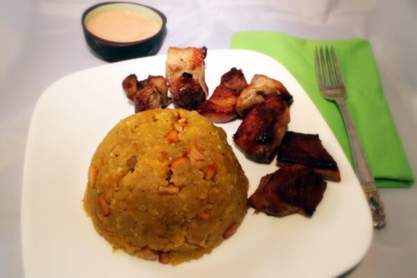 Mofongo con carne frita / Mofongo with fried beef tips